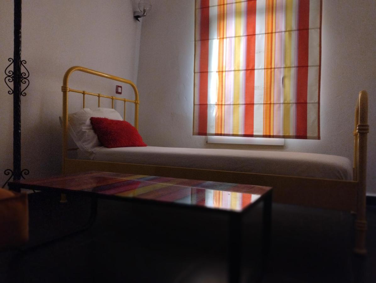 Hostal Valencia - Private Room With Bathroom Šafšawán Exteriér fotografie