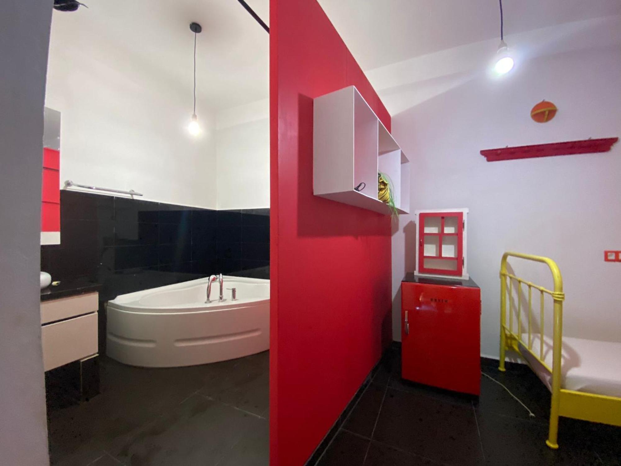 Hostal Valencia - Private Room With Bathroom Šafšawán Exteriér fotografie