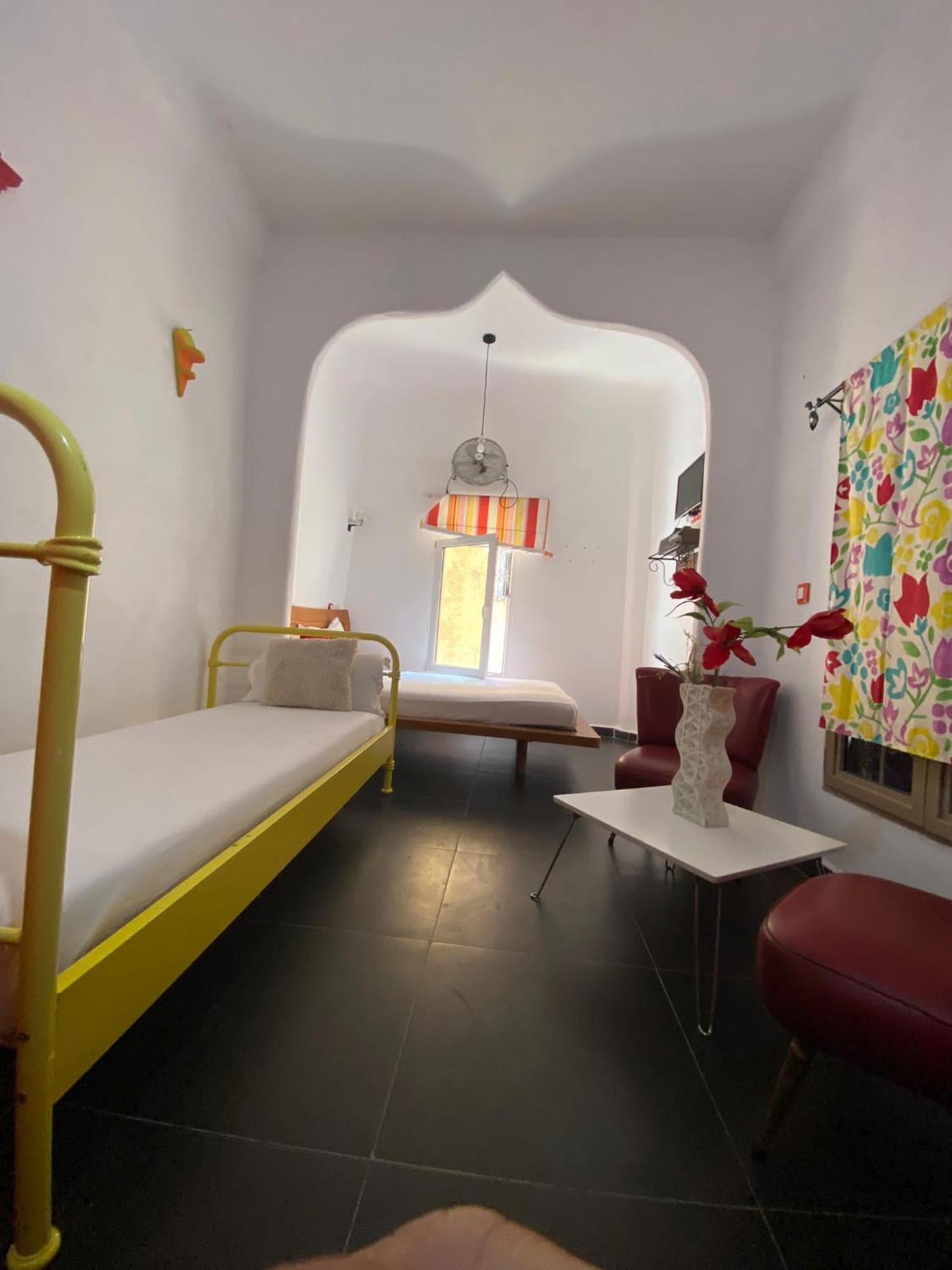 Hostal Valencia - Private Room With Bathroom Šafšawán Exteriér fotografie