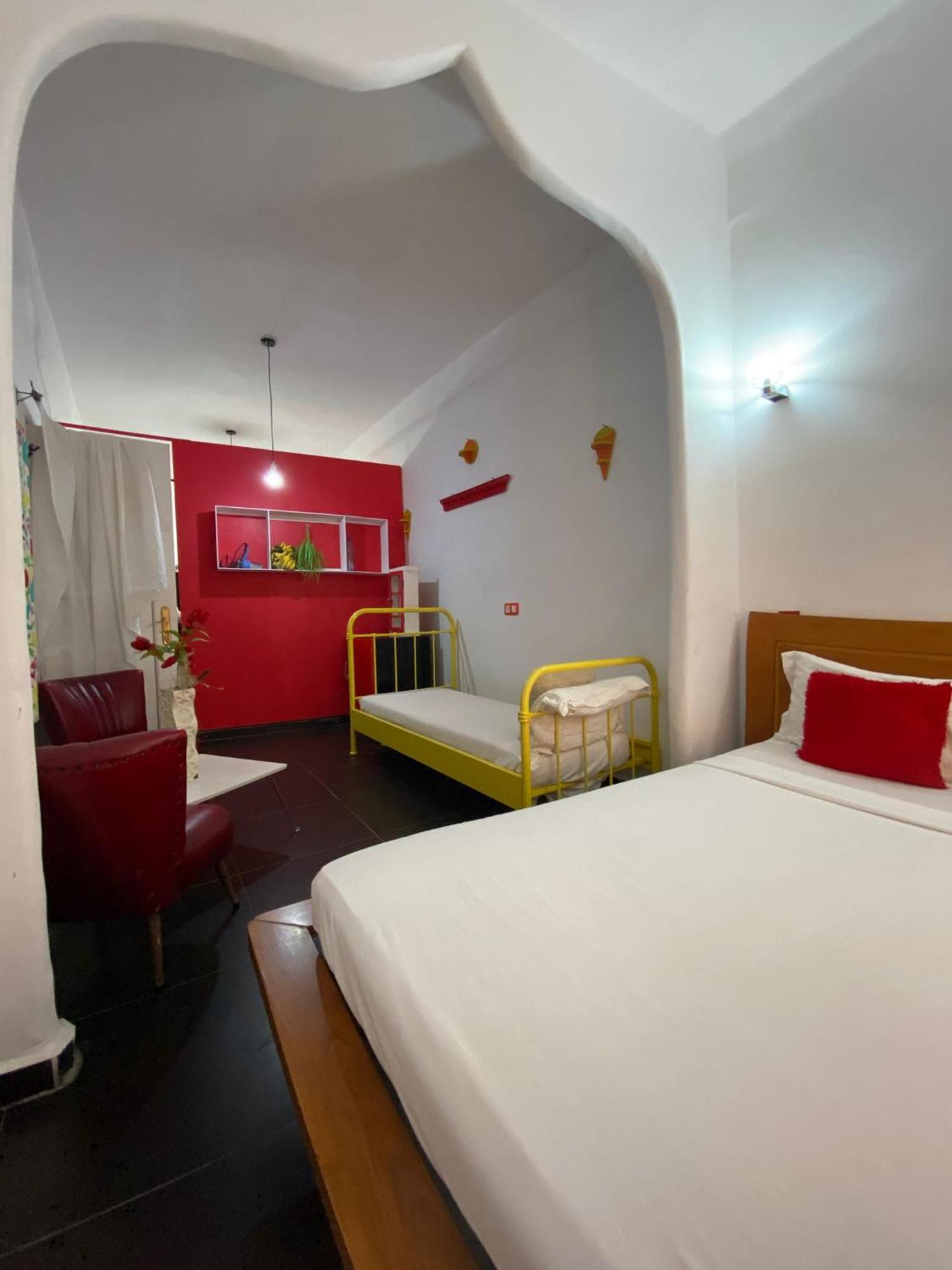 Hostal Valencia - Private Room With Bathroom Šafšawán Exteriér fotografie